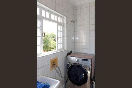 Casa de condomínio para alugar com 630m², 3 quartos e 3 vagasÁrea de Serviço