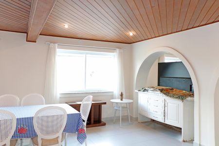 Casa de condomínio para alugar com 630m², 3 quartos e 3 vagasedícula