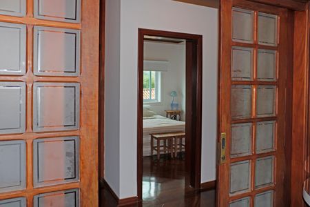 Casa de condomínio para alugar com 630m², 3 quartos e 3 vagasCorredor