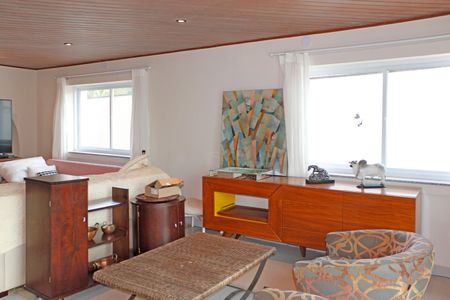 Casa de condomínio para alugar com 630m², 3 quartos e 3 vagasedícula