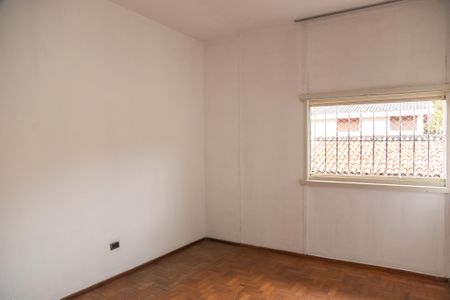 Casa à venda com 305m², 3 quartos e 4 vagas Casa à venda com 305m², 3 quartos e 4 vagasQuarto 2