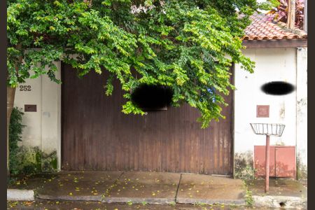 Casa à venda com 305m², 3 quartos e 4 vagas Casa à venda com 305m², 3 quartos e 4 vagasFachada