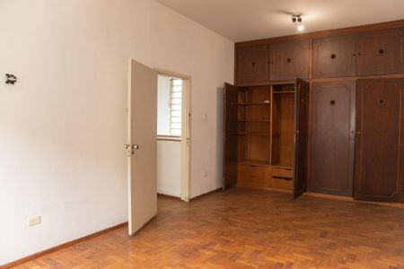 Casa à venda com 305m², 3 quartos e 4 vagas Casa à venda com 305m², 3 quartos e 4 vagasQuarto 1