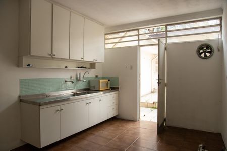 Casa à venda com 305m², 3 quartos e 4 vagas Casa à venda com 305m², 3 quartos e 4 vagasCozinha