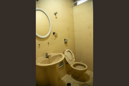 Casa à venda com 305m², 3 quartos e 4 vagas Casa à venda com 305m², 3 quartos e 4 vagasBanheiro 2