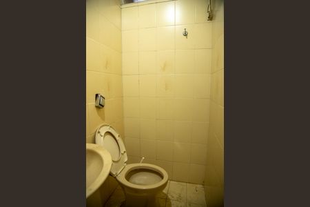 Casa à venda com 305m², 3 quartos e 4 vagas Casa à venda com 305m², 3 quartos e 4 vagasBanheiro 2