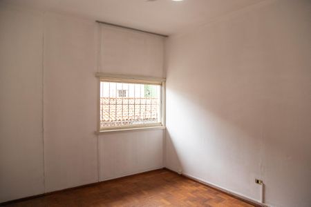 Casa à venda com 305m², 3 quartos e 4 vagas Casa à venda com 305m², 3 quartos e 4 vagasQuarto 2