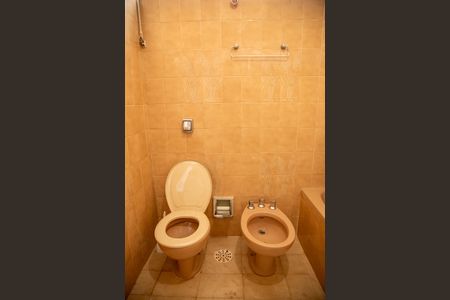 Casa à venda com 305m², 3 quartos e 4 vagas Casa à venda com 305m², 3 quartos e 4 vagasBanheiro 3