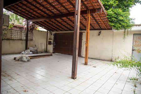 Casa à venda com 305m², 3 quartos e 4 vagas Casa à venda com 305m², 3 quartos e 4 vagasGaragem