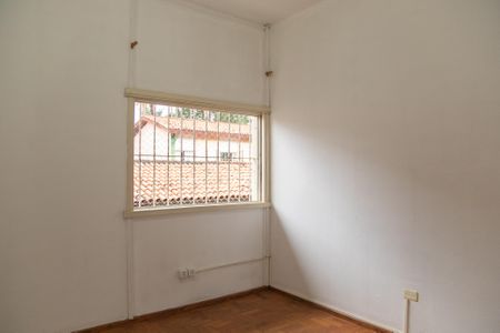 Casa à venda com 305m², 3 quartos e 4 vagas Casa à venda com 305m², 3 quartos e 4 vagasQuarto 2