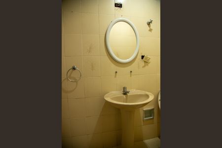 Casa à venda com 305m², 3 quartos e 4 vagas Casa à venda com 305m², 3 quartos e 4 vagasBanheiro 2