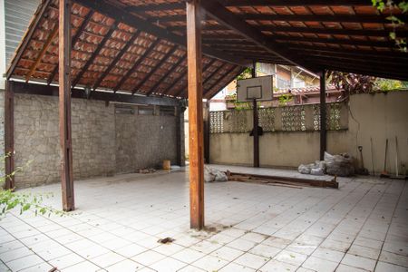 Casa à venda com 305m², 3 quartos e 4 vagas Casa à venda com 305m², 3 quartos e 4 vagasGaragem