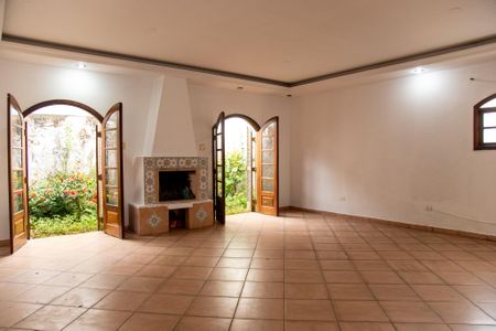 Casa à venda com 305m², 3 quartos e 4 vagas Casa à venda com 305m², 3 quartos e 4 vagasSala