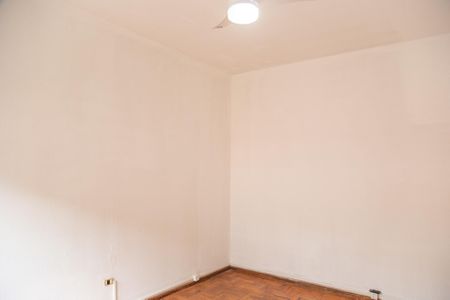 Casa à venda com 305m², 3 quartos e 4 vagas Casa à venda com 305m², 3 quartos e 4 vagasQuarto 3