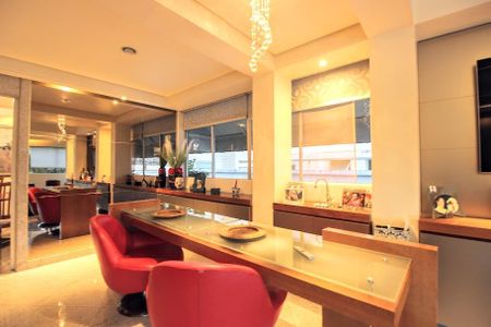 Apartamento à venda com 214m², 4 quartos e 2 vagasSala