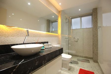 Apartamento à venda com 214m², 4 quartos e 2 vagasBanheiro Social