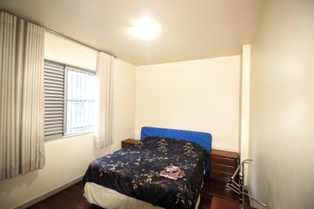 Apartamento à venda com 214m², 4 quartos e 2 vagasQuarto 2