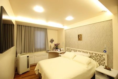 Apartamento à venda com 214m², 4 quartos e 2 vagasSuíte