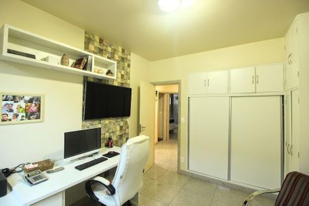 Apartamento à venda com 214m², 4 quartos e 2 vagasQuarto 1