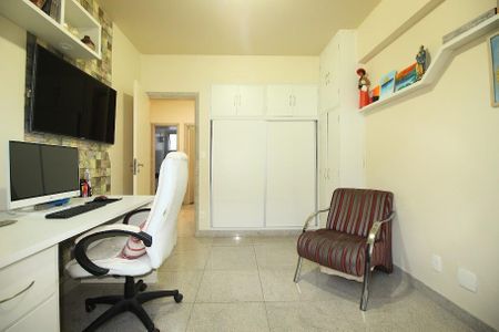 Apartamento à venda com 214m², 4 quartos e 2 vagasQuarto 1
