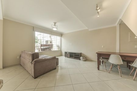 Casa para alugar com 140m², 3 quartos e 2 vagas Casa para alugar com 140m², 3 quartos e 2 vagasSala