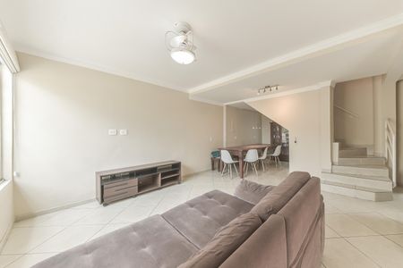 Casa para alugar com 140m², 3 quartos e 2 vagas Casa para alugar com 140m², 3 quartos e 2 vagasSala