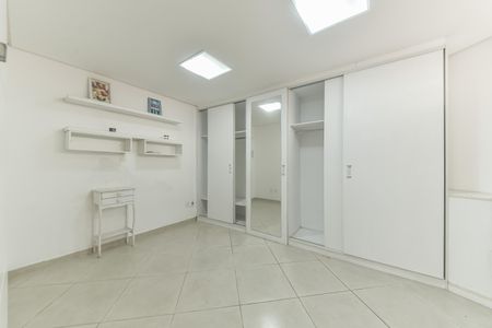 Casa para alugar com 140m², 3 quartos e 2 vagas Casa para alugar com 140m², 3 quartos e 2 vagasSuíte