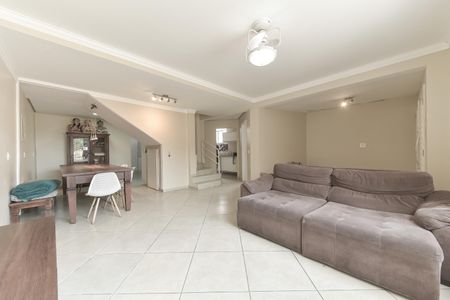 Casa para alugar com 140m², 3 quartos e 2 vagas Casa para alugar com 140m², 3 quartos e 2 vagasSala