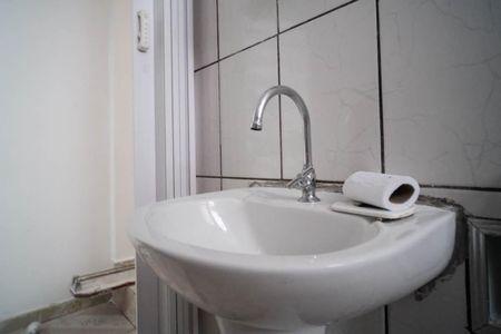 Casa para alugar com 100m², 2 quartos e sem vagaBanheiro