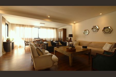 Casa à venda com 360m², 3 quartos e 2 vagasSala