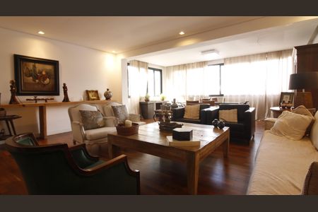 Casa à venda com 360m², 3 quartos e 2 vagasSala