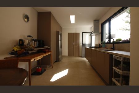 Casa à venda com 360m², 3 quartos e 2 vagasCozinha