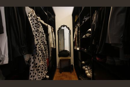 Casa à venda com 360m², 3 quartos e 2 vagasCloset da suíte 2