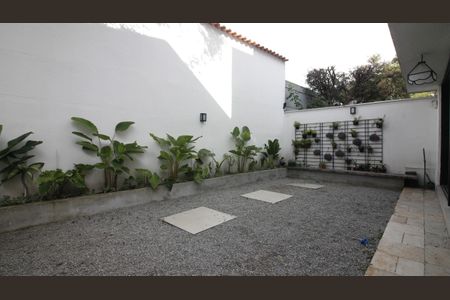 Casa à venda com 360m², 3 quartos e 2 vagasArea Comum - Jardim