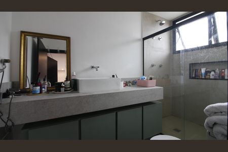 Casa à venda com 360m², 3 quartos e 2 vagasBanheiro da Suíte 2