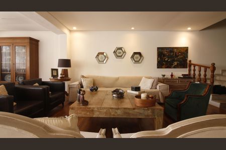 Casa à venda com 360m², 3 quartos e 2 vagasSala