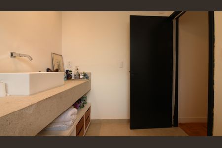 Casa à venda com 360m², 3 quartos e 2 vagasBanheiro da Suíte 1