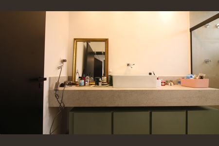 Casa à venda com 360m², 3 quartos e 2 vagasBanheiro da Suíte 2