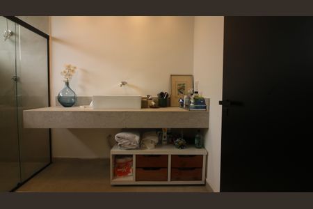 Casa à venda com 360m², 3 quartos e 2 vagasBanheiro da Suíte 1