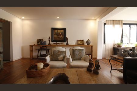 Casa à venda com 360m², 3 quartos e 2 vagasSala