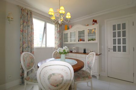 Apartamento à venda com 257m², 4 quartos e 4 vagasSala