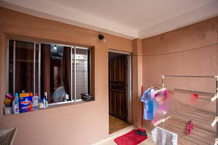 Casa à venda com 118m², 3 quartos e 1 vagaÁrea de Serviço 2