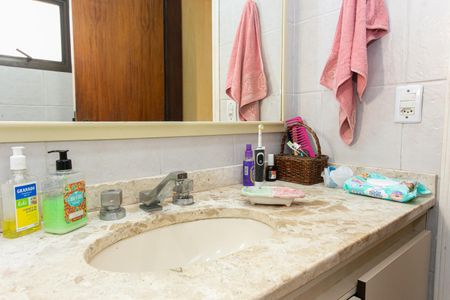 Apartamento à venda com 180m², 4 quartos e 3 vagasBanheiro da Suíte 1