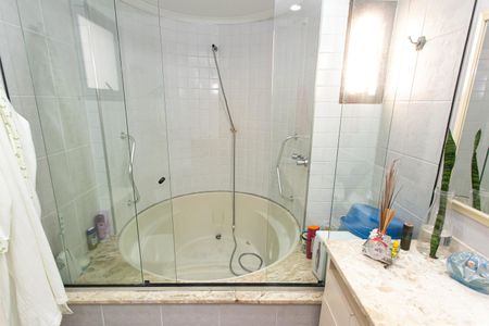 Apartamento à venda com 180m², 4 quartos e 3 vagasBanheiro da Suíte 1