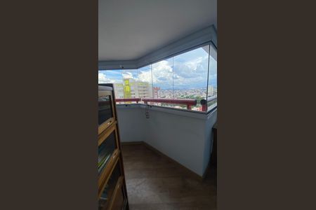 Apartamento à venda com 134m², 3 quartos e 3 vagasVaranda Suíte 2