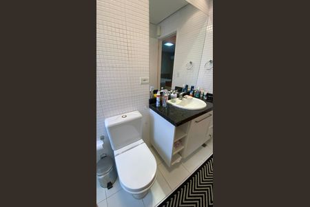 Apartamento à venda com 134m², 3 quartos e 3 vagasBanheiro da Suíte 1