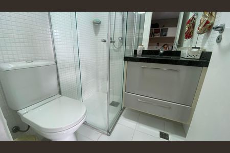 Apartamento à venda com 134m², 3 quartos e 3 vagasBanheiro da Suíte 2