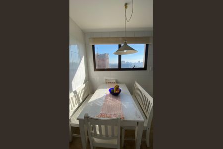 Apartamento à venda com 182m², 4 quartos e 3 vagasCozinha