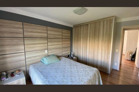 Apartamento à venda com 182m², 4 quartos e 3 vagasSuite 1