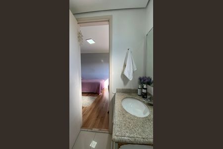 Apartamento à venda com 182m², 4 quartos e 3 vagasBanheiro da Suíte 2